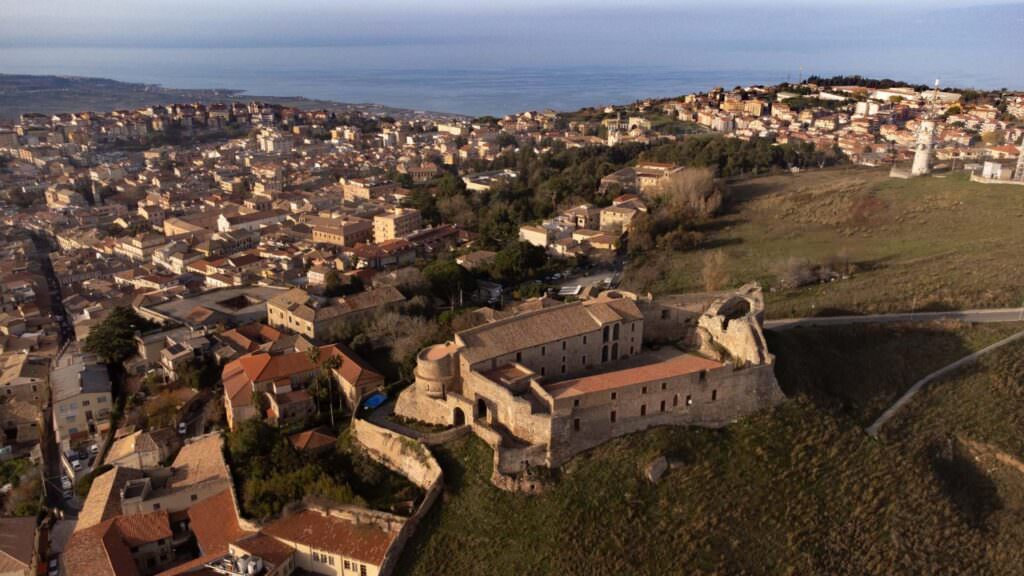 Vibo Valentia 1 - Giornate FAI per le scuole, i tesori calabresi svelati da giovani ciceroni - 12 Vibo Valentia 1 - Meraviglie di Calabria - 11