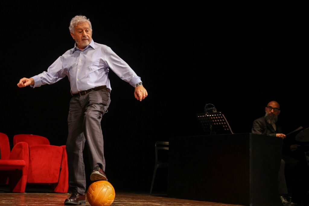 teatro azzurro stralci di vita 3 - Teatro, a Crotone la vita incredibile di Curzio Maltese in "Azzurro" - 11 teatro azzurro stralci di vita 3 - Meraviglie di Calabria - 10