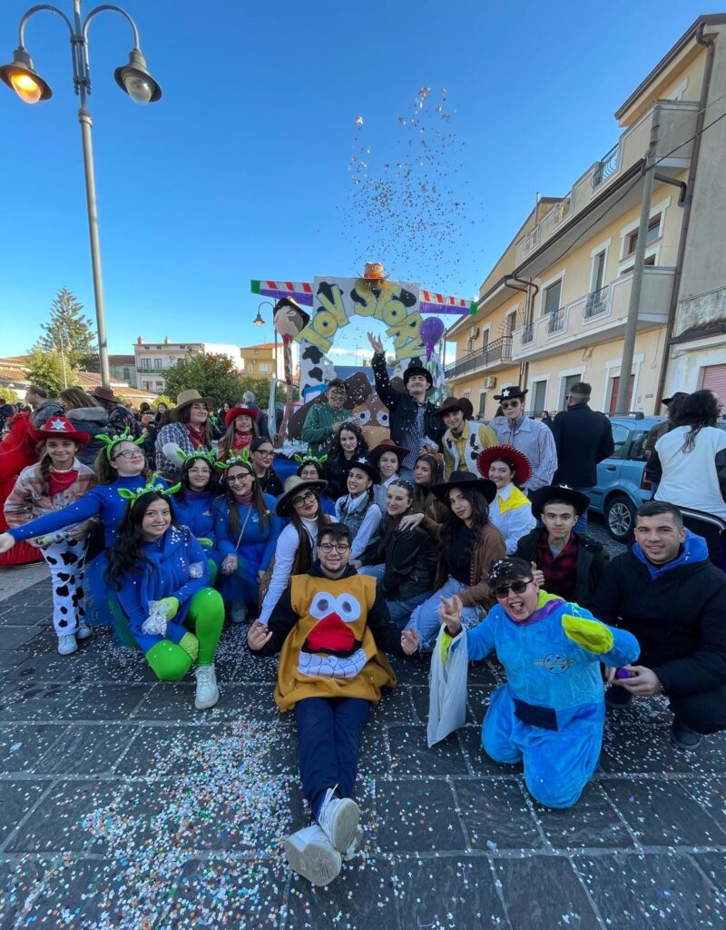 Carnevale isola capo rizzuto 4 - Isola Capo Rizzuto è pronta a sfilare per il suo Carnevale - 5 Carnevale isola capo rizzuto 4 - Meraviglie di Calabria - 4