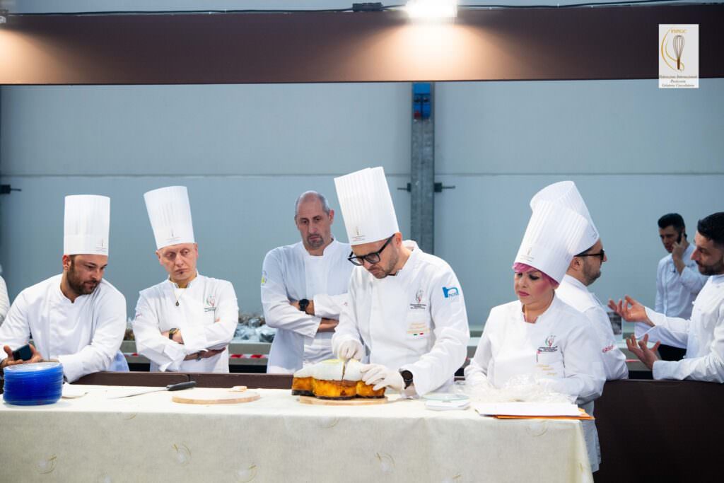 Colamba concorso 2025 8 - Arte bianca, Calabria ancora da 1º premio con la colomba pasquale - 9 Colamba concorso 2025 8 - Meraviglie di Calabria - 8