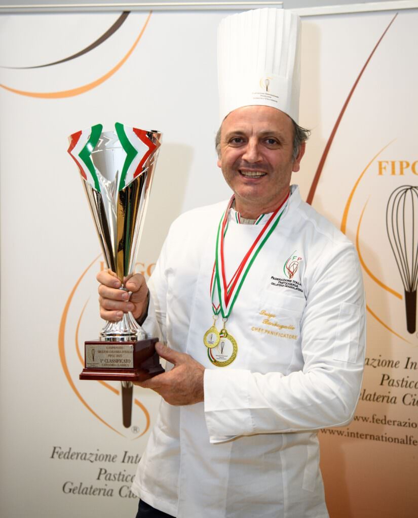 Colomba premio concorso Luigi Barbagallo 2025 1 - Arte bianca, Calabria ancora da 1º premio con la colomba pasquale - 3 Colomba premio concorso Luigi Barbagallo 2025 1 - Meraviglie di Calabria - 2