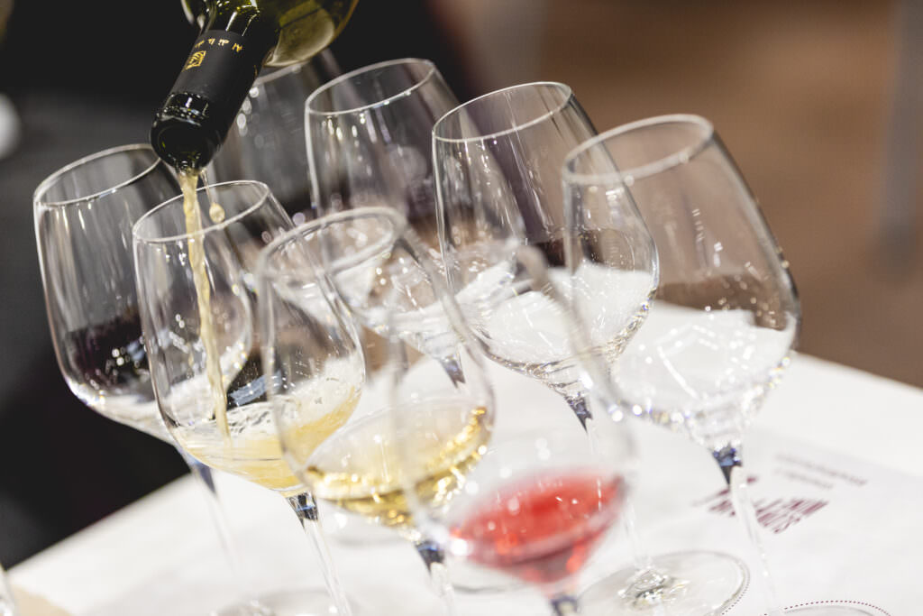 Vino bicchiere Slow Wine Fair Michele Purin Web 176 - Vino buono, pulito e giusto: la Calabria a Slow Wine Fair 2025 - 15 Vino bicchiere Slow Wine Fair Michele Purin Web 176 - Meraviglie di Calabria - 14
