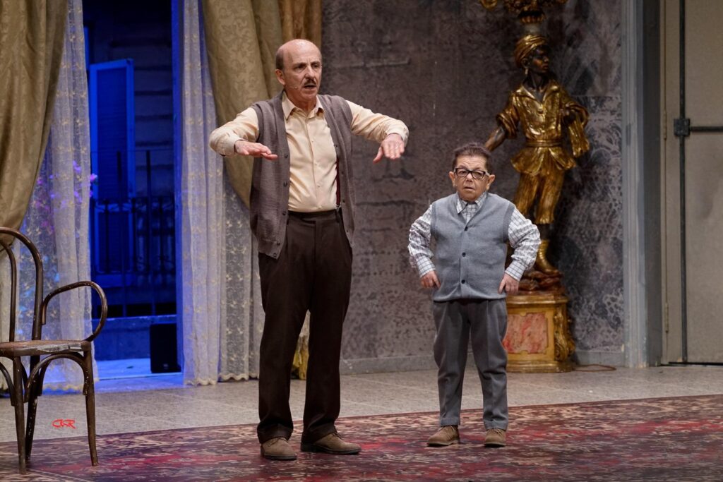 carlo buccirosso il vedovo allegro 7 - Crotone, al Teatro Scaramuzza "Il vedovo allegro" di Carlo Buccirosso - 9 carlo buccirosso il vedovo allegro 7 - Meraviglie di Calabria - 8