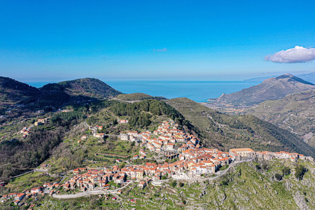 Aieta 1 - Aieta corre per il titolo di Borgo dei Borghi 2025, si vota fino al 6 aprile - 7 Aieta 1 - Meraviglie di Calabria - 6