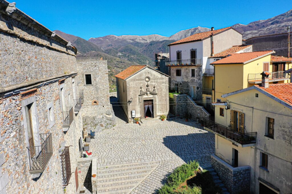 Aieta - Aieta corre per il titolo di Borgo dei Borghi 2025, si vota fino al 6 aprile - 19 Aieta - Meraviglie di Calabria - 18
