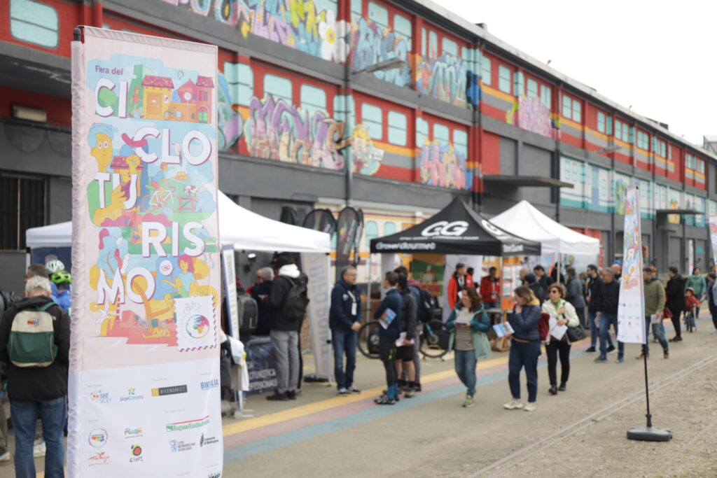 Fiera del Cicloturismo edizione 2023 Bologna spazio outdoor - Fiera Cicloturismo, la Ciclovia dei Parchi simbolo della mobilità dolce - 3 Fiera del Cicloturismo edizione 2023 Bologna spazio outdoor - Meraviglie di Calabria - 2