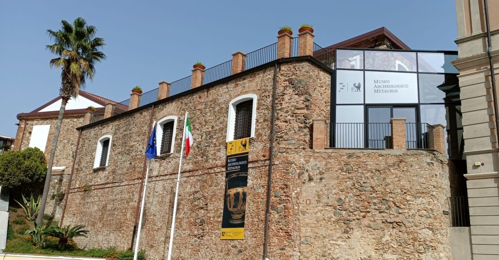 Museo Archeologico Metauros 7 - Museo Archeologico Mètauros, sarà un 8 marzo tutto per le donne - 7 Museo Archeologico Metauros 7 - Meraviglie di Calabria - 6