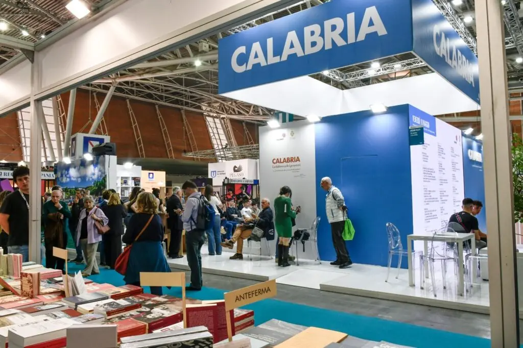 Salone del Libro 2024 - Salone del Libro, editori e Regione insieme per raccontare la Calabria - 3 Salone del Libro 2024 - Meraviglie di Calabria - 2