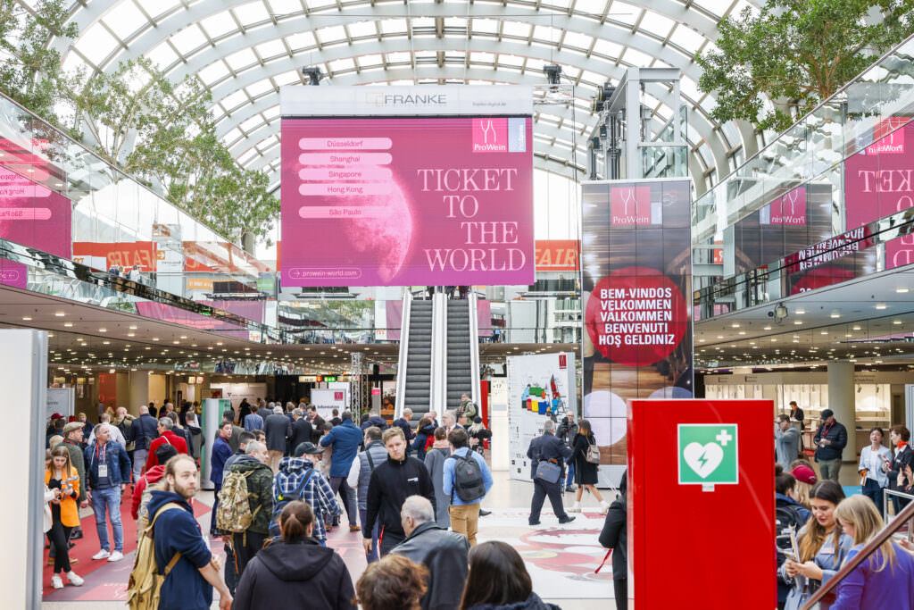 Vino fiera Dusseldorf 2025 7 - Prowein 2025, vini calabresi in primo piano alla fiera di Düsseldorf - 5 Vino fiera Dusseldorf 2025 7 - Meraviglie di Calabria - 4