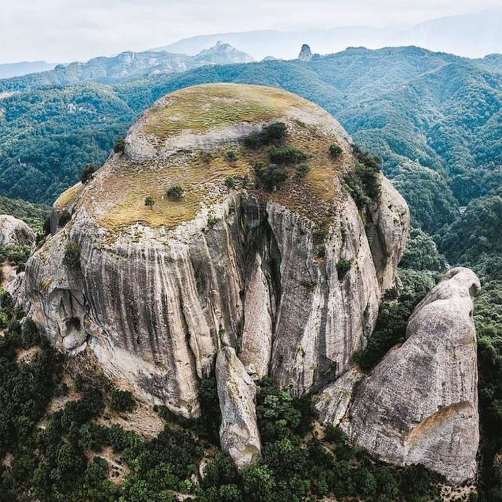 Aspromonte Pietra Cappa foto Carmelo Fiore - Aspromonte Geopark, alla scoperta della “Valle delle grandi pietre” - 23 Aspromonte Pietra Cappa foto Carmelo Fiore - Meraviglie di Calabria - 22