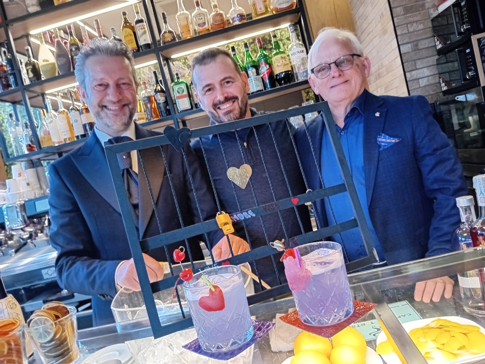 Celestino Salmi Pietro Mercuro e Luciano Trevisani - È nato Parsifal, il cocktail ufficiale de Il Ponte dei Single di Bologna - 7 Celestino Salmi Pietro Mercuro e Luciano Trevisani - Meraviglie di Calabria - 6