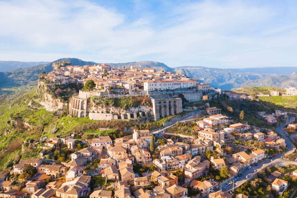 Gerace - Ceramiche di Gerace, a Napoli il racconto della maiolica secentesca - 5 Gerace - Meraviglie di Calabria - 4