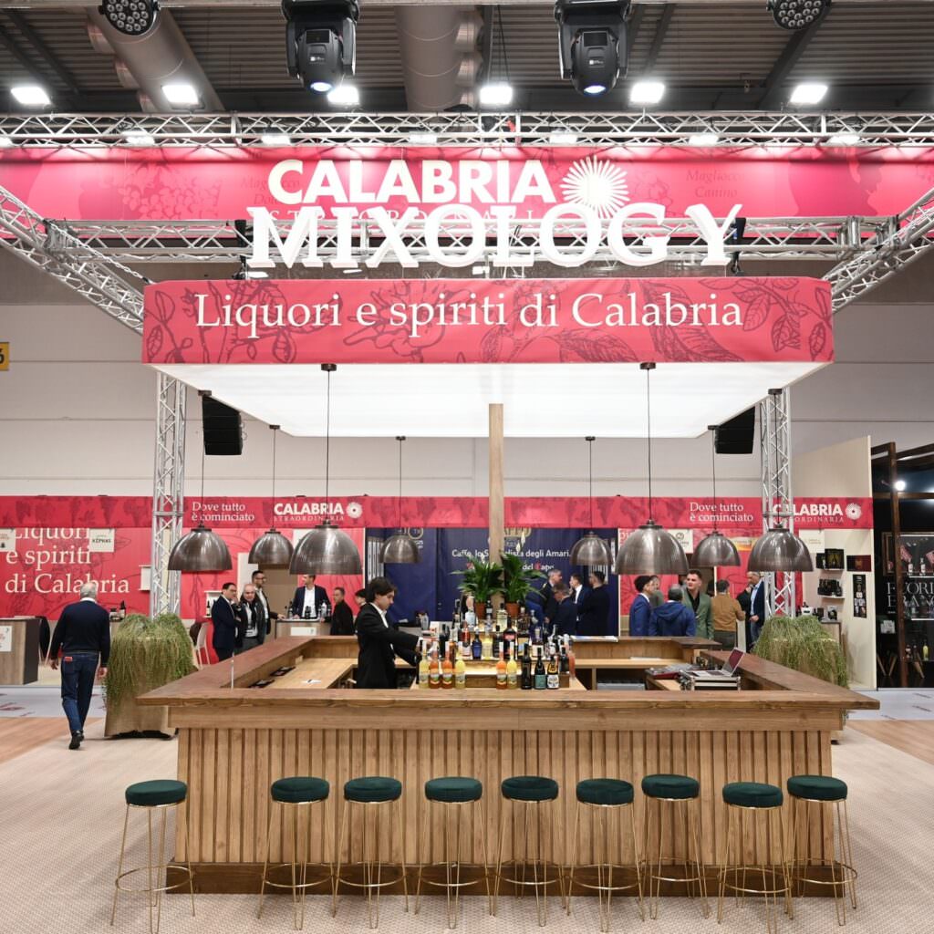 Vinitaly 2025 2 1 - Calabria Straordinaria e Arsac, al Vinitaly la Calabria stupirà - 11 Vinitaly 2025 2 1 - Meraviglie di Calabria - 10