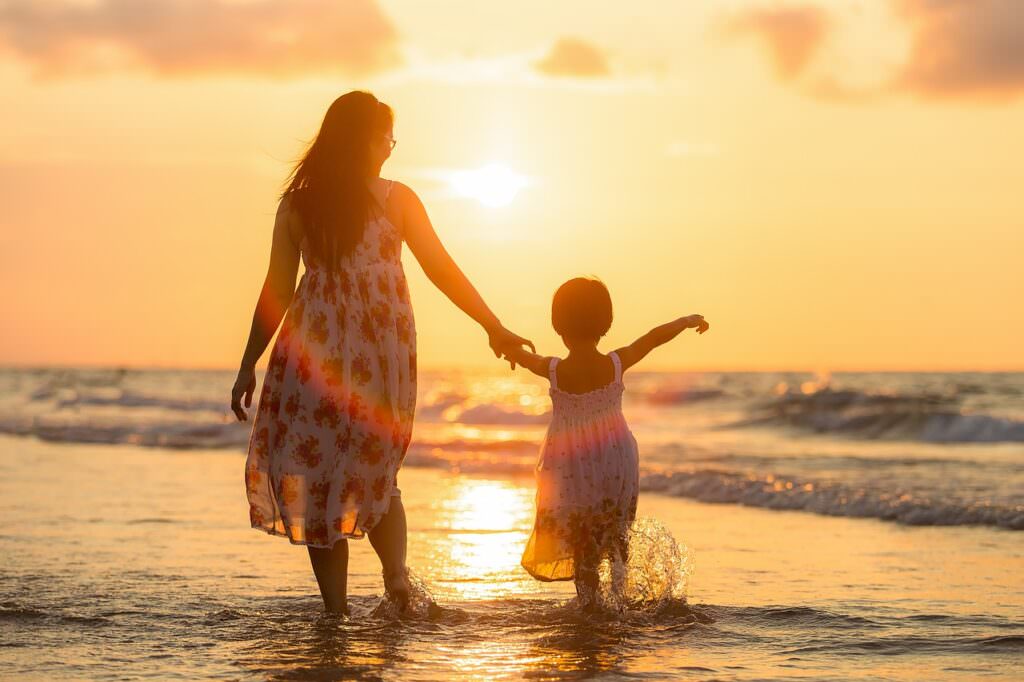 mare bandiere verdi mamma figlia - Bandiere verdi, Calabria al top per numero di spiagge per bambini - 9 mare bandiere verdi mamma figlia - Meraviglie di Calabria - 8
