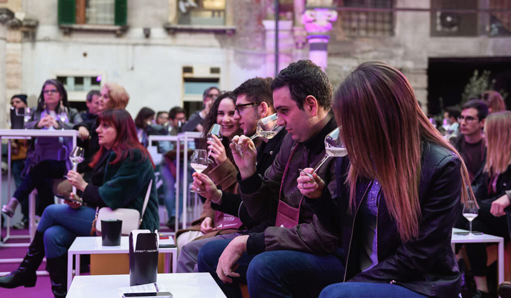 vinitaly and the city verona 2025 2 - Vinitaly and the City, a Verona la Calabria dei vini e mixology - 7 vinitaly and the city verona 2025 2 - Meraviglie di Calabria - 6