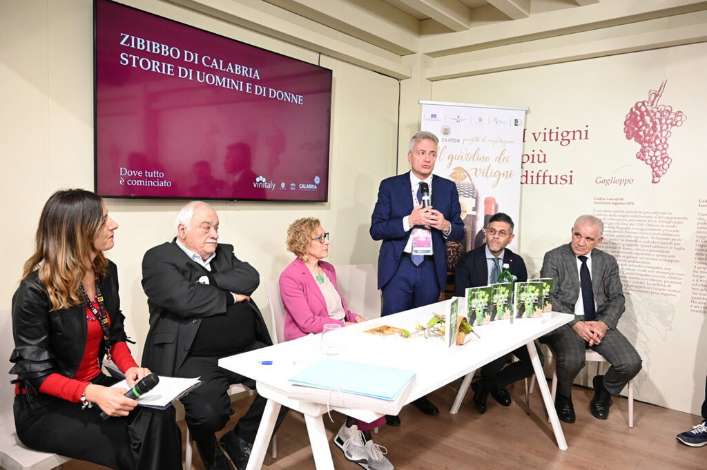 vinitaly incontro zibibbo - Doc Costa degli Dei, la vera sorpresa dell'edizione 2025 del Vinitaly - 14 vinitaly incontro zibibbo - Meraviglie di Calabria - 13