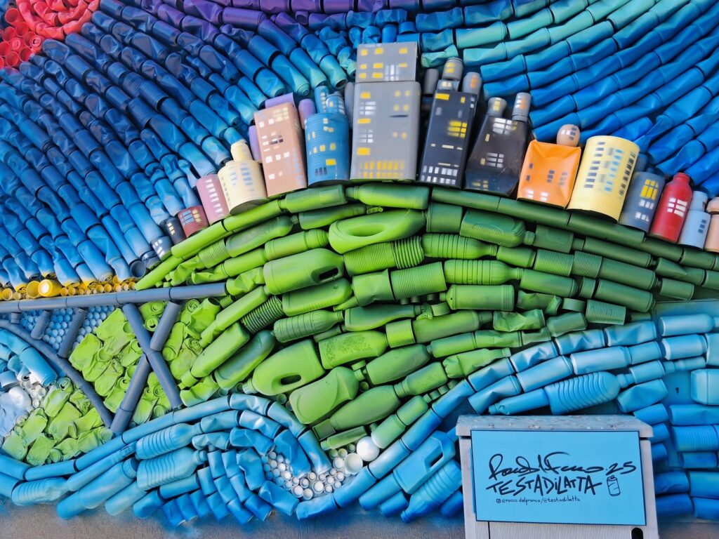 331578be 780d 4a6a a2a4 ce8b273e2cf1 - Canterland, a Catanzaro Lido il murales realizzato con lattine e materiali di scarto - FOTO - 9 331578be 780d 4a6a a2a4 ce8b273e2cf1 - Meraviglie di Calabria - 8