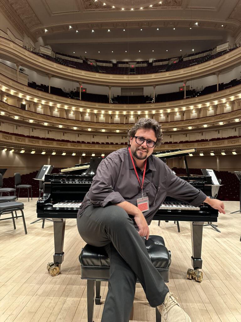 Filippo Arlia Carnegie Hall New York 4 - New York, standing ovation per Filippo Arlia alla Carnegie Hall - 3 Filippo Arlia Carnegie Hall New York 4 - Meraviglie di Calabria - 2