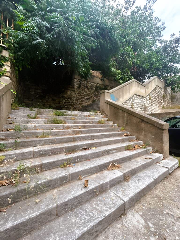 Lucciola in citta Reggio via friuli 3 - 'Lucciola in città', a Reggio le scalinate diventano luoghi di arte - 7 Lucciola in citta Reggio via friuli 3 - Meraviglie di Calabria - 6
