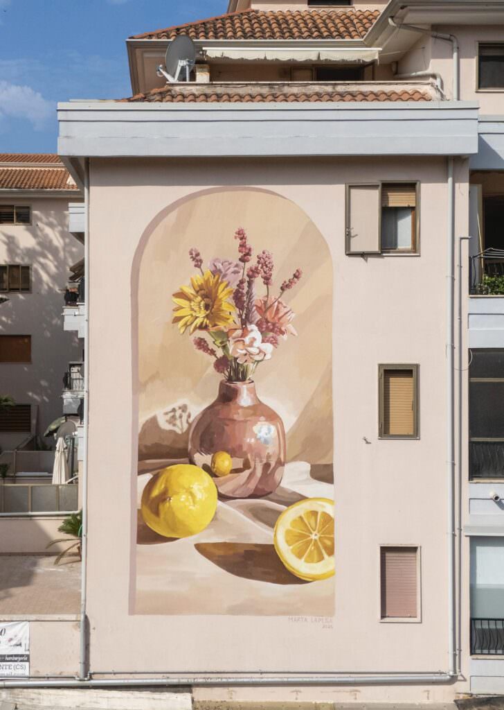 Murales gulia urbana diamante Marta Lapena 1 - Gulìa Urbana, a Diamante completati i primi murales del progetto FAC - 7 Murales gulia urbana diamante Marta Lapena 1 - Meraviglie di Calabria - 6