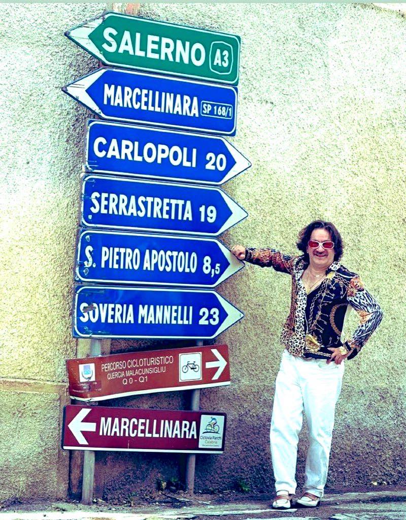 Peppe Voltarelli 1 - Peppe Voltarelli, variazioni in maggiore di un anno straordinario - 3 Peppe Voltarelli 1 - Meraviglie di Calabria - 2