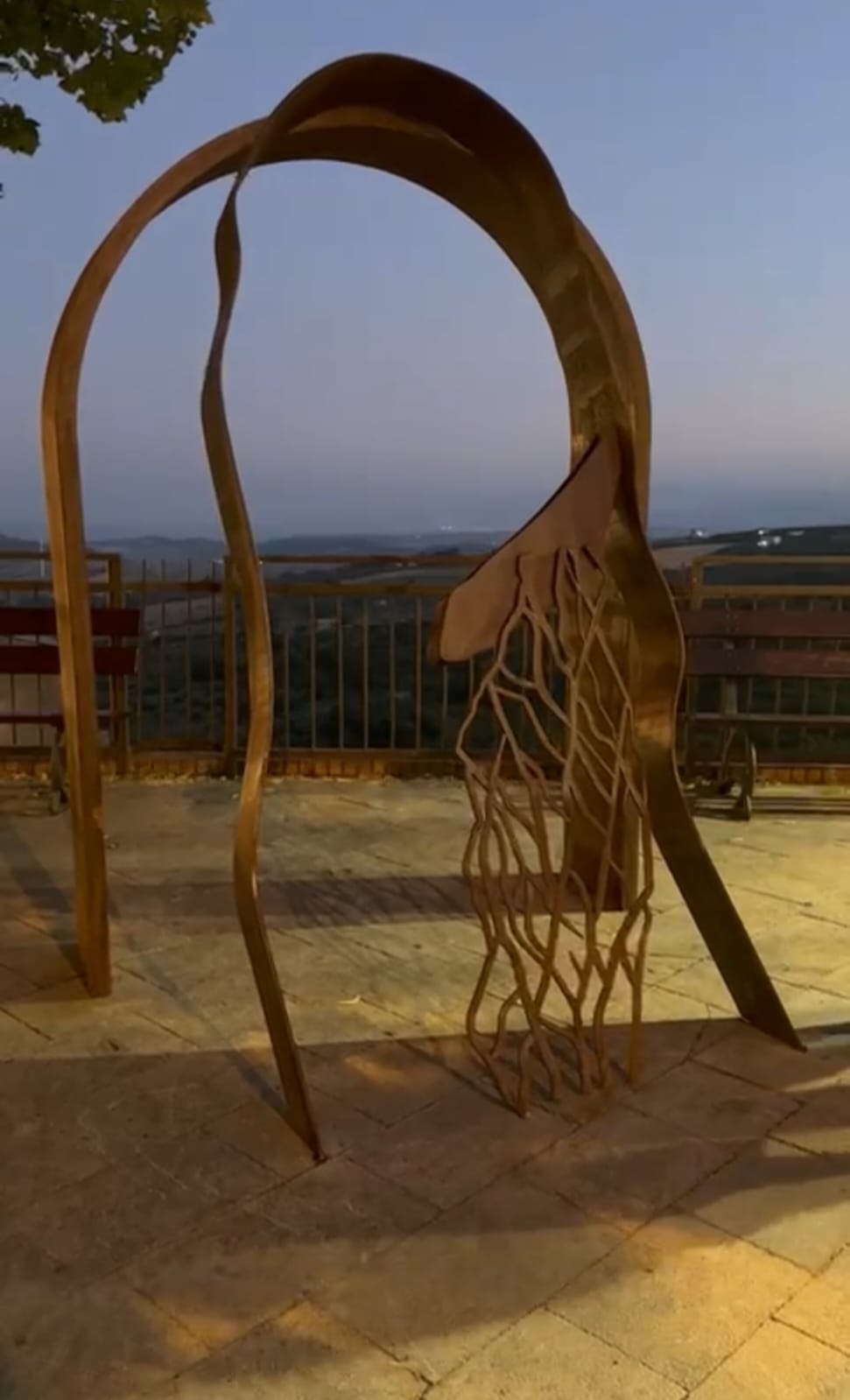 Simeri Crichi installazione Anna Ill 5 - L'arte come cura, a Simeri Crichi l'installazione di Anna ILL - 5 Simeri Crichi installazione Anna Ill 5 - Meraviglie di Calabria - 4