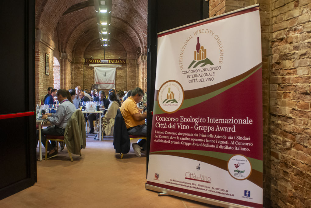 Vino concorso citta del vino Siena - Concorso Internazionale Città del vino: alla Calabria 10 e lode - 3 Vino concorso citta del vino Siena - Meraviglie di Calabria - 2