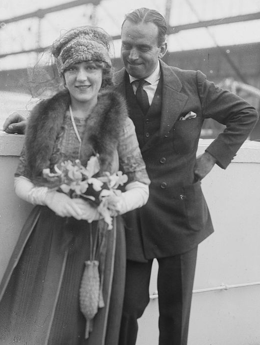 Douglas Fairbanks and Mary Pickford - La musicazione de 'Il Bacio di Mary Pickford' inaugura il LIFF2025 - 7 Douglas Fairbanks and Mary Pickford - Meraviglie di Calabria - 6