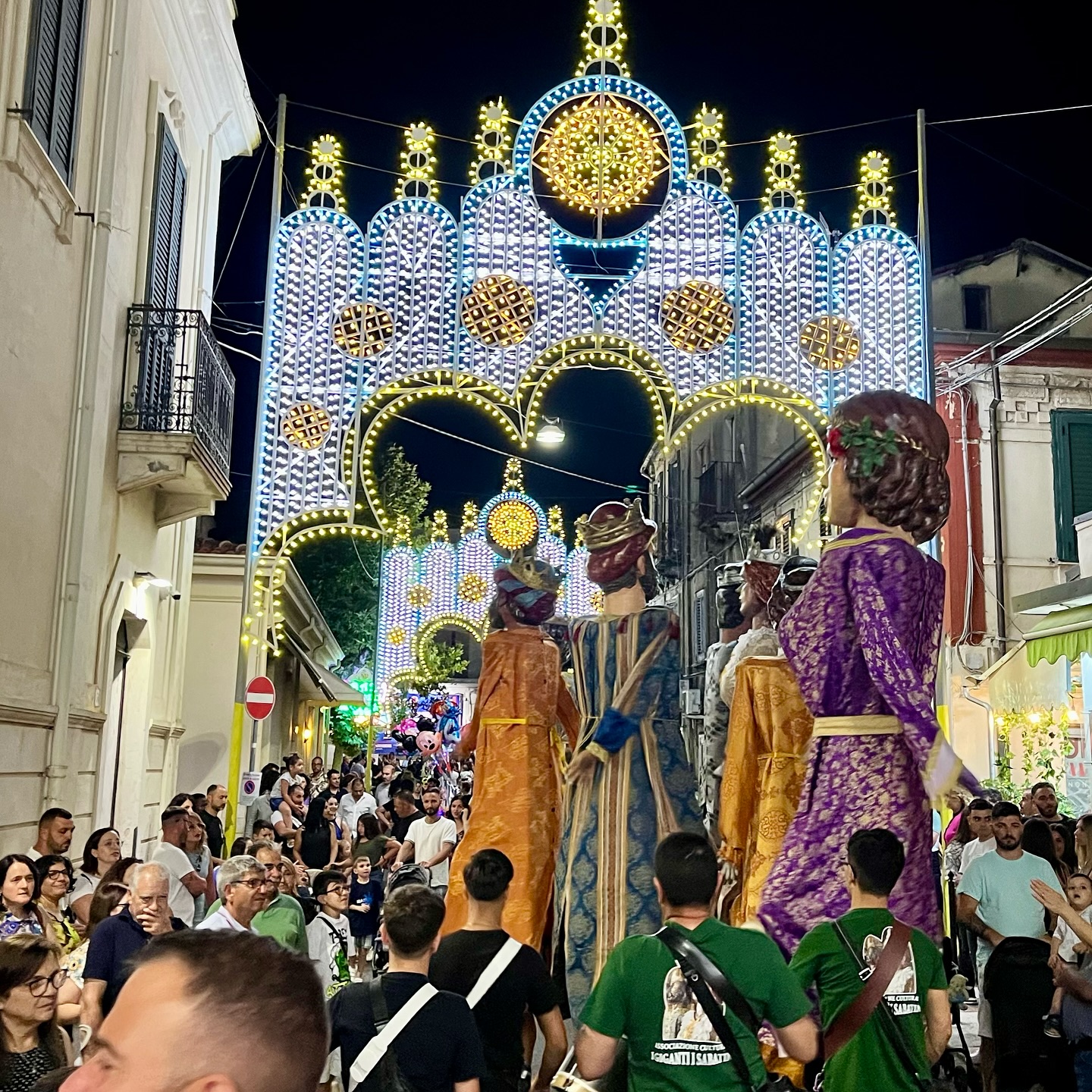 Polistena la notte dei giganti 10 - Polistena, il ballo di Mata e Grifone ne 'La Notte dei Giganti' - FOTO - 11 Polistena la notte dei giganti 10 - Meraviglie di Calabria - 10