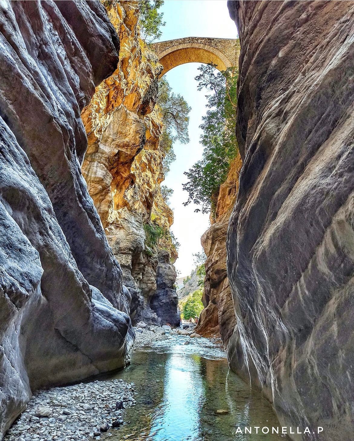 Civita ponte del diavolo 📸 @antonella.p73 - Meraviglie di Calabria - 3