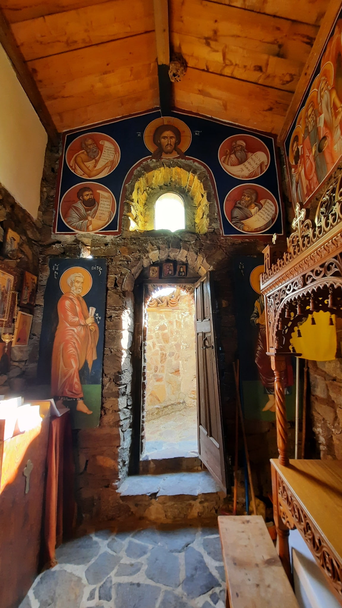 Galliciano chiesa I Panajia ti Grecia 7 - Gallicianò, un mosaico dedicato a Nicopeia e San Gerasimo - 11 Galliciano chiesa I Panajia ti Grecia 7 - Meraviglie di Calabria - 10