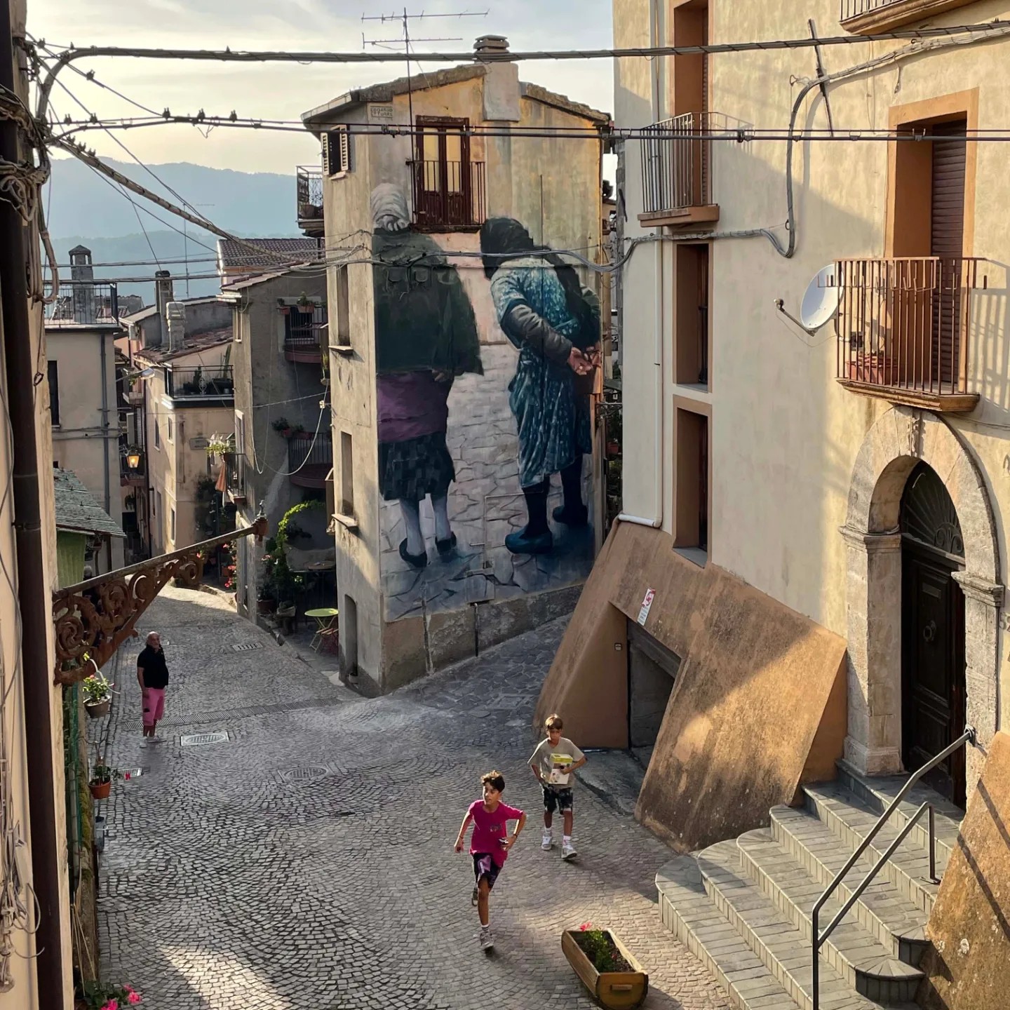 Gulia urbana rogliano EDOARDO ETTORRE - Gulìa Urbana 2025, nel cuore del Savuto i colori degli street artists - 9 Gulia urbana rogliano EDOARDO ETTORRE - Meraviglie di Calabria - 8