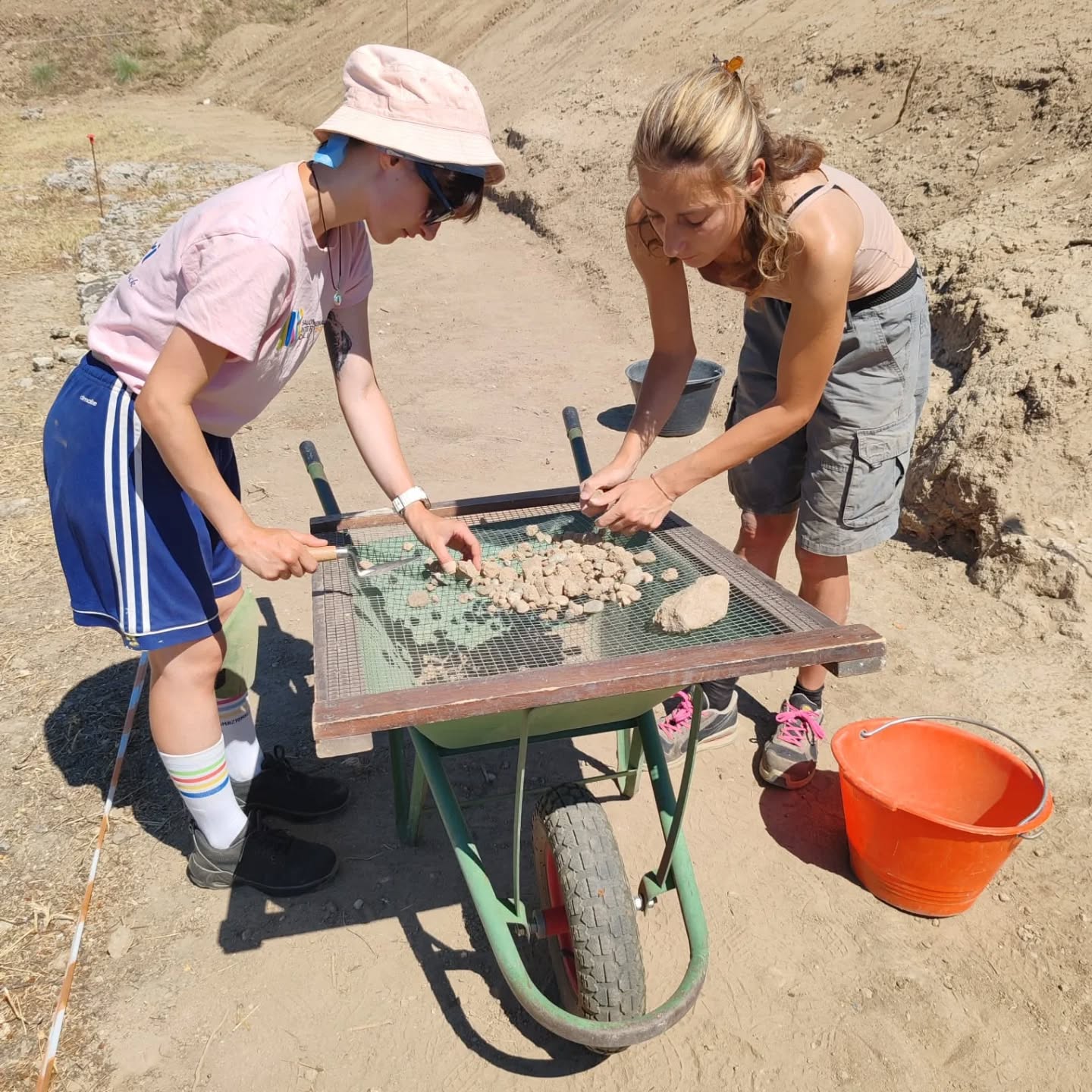 Parco archeologico Locri Missione archeologica 2025 1 - Scavi e ricerca, cosa sta cambiando nel Parco Archeologico di Locri - 5 Parco archeologico Locri Missione archeologica 2025 1 - Meraviglie di Calabria - 4