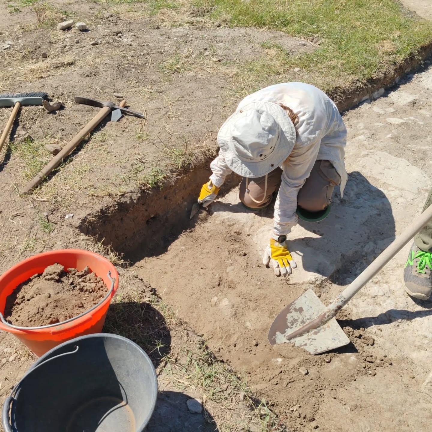 Parco archeologico Locri Missione archeologica 2025 7 - Scavi e ricerca, cosa sta cambiando nel Parco Archeologico di Locri - 13 Parco archeologico Locri Missione archeologica 2025 7 - Meraviglie di Calabria - 12