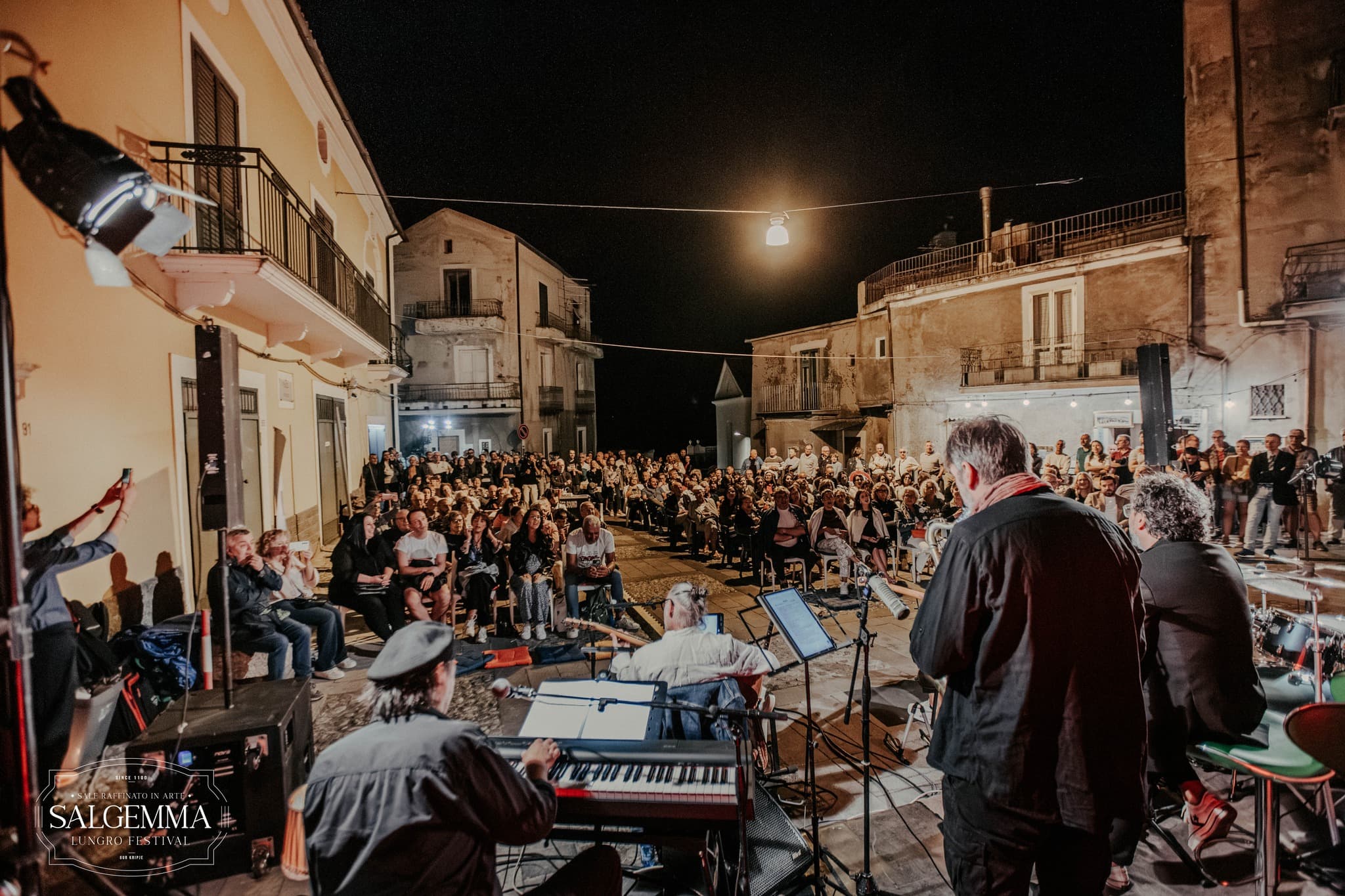 Salgemma Lungro Festival Intorno a Pino Daniele 1 - Salgemma Lungro Festival, da oggi tre giorni di musica teatro e arte - 3 Salgemma Lungro Festival Intorno a Pino Daniele 1 - Meraviglie di Calabria - 2