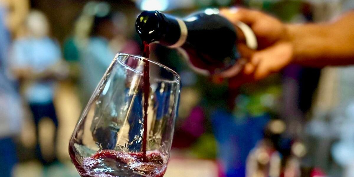 Vino calice 2 e1769329245751 - La Calabria protagonista a Slow Wine Fair 2026 - 5 Vino calice 2 e1769329245751 - Meraviglie di Calabria - 4