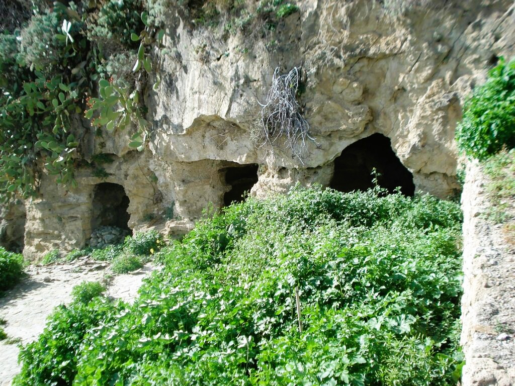 grotte rupestri grecia santa severina 2 - Meraviglie di Calabria - 9