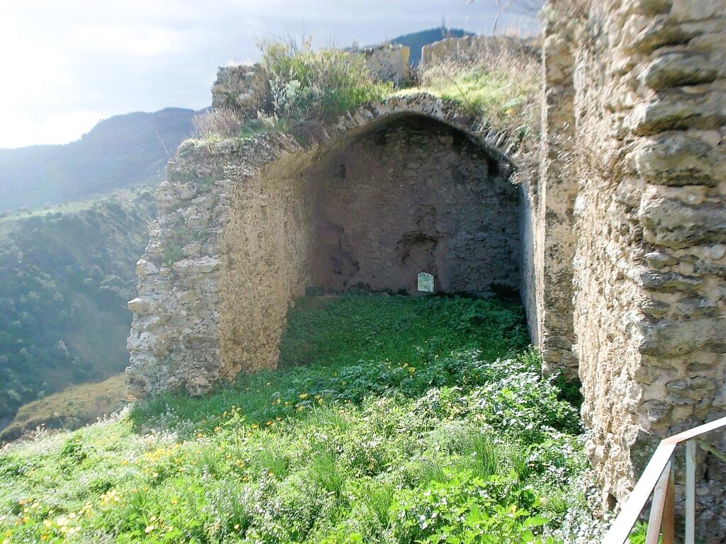 grotte rupestri grecia santa severina 3 - Meraviglie di Calabria - 5