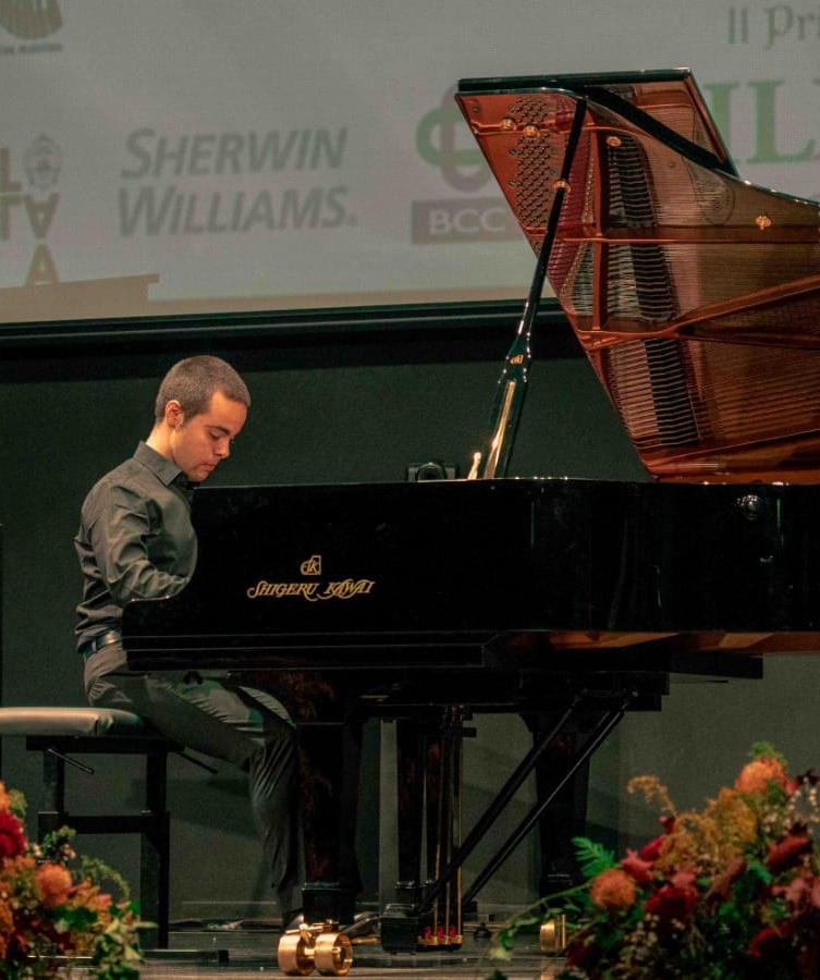 Antonio Lorenzo Pitaro vincitore Concorso pianistico internazionale Citta di Minerbio 3 a - Antonio Pitaro vincitore assoluto al Concorso Pianistico di Minerbio - 5 Antonio Lorenzo Pitaro vincitore Concorso pianistico internazionale Citta di Minerbio 3 a - Meraviglie di Calabria - 4