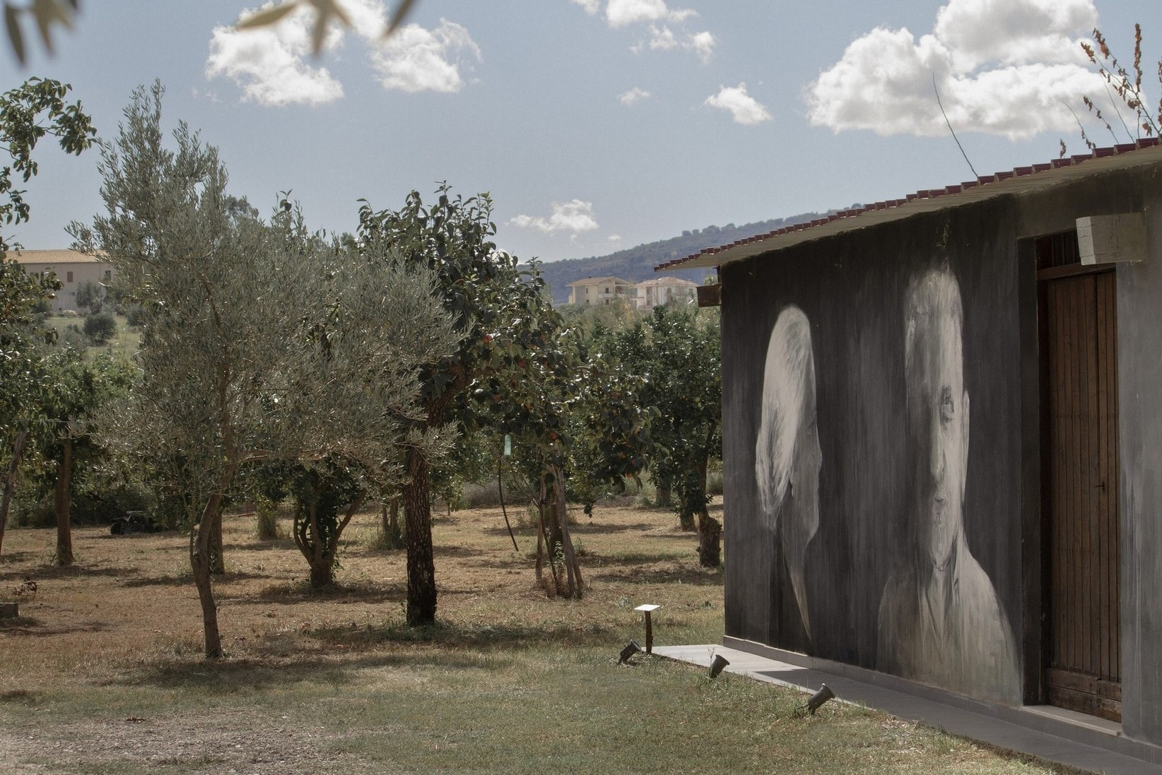 Fai Badolato CZ Orto darte Murales di R. Giglio ph. © Pasquale Piroso - Le meraviglie aperte in Calabria per le Giornate FAI d'Autunno - 5 Fai Badolato CZ Orto darte Murales di R. Giglio ph. © Pasquale Piroso - Meraviglie di Calabria - 4