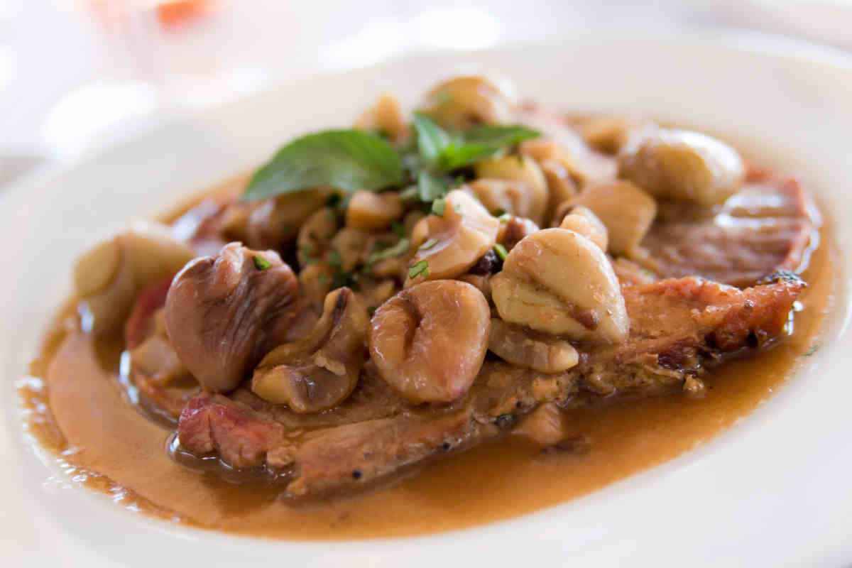 castagne lonza di maiale alle castagne - Sopra l'albero, il pane. La ricchezza della castanicoltura calabrese - 21 castagne lonza di maiale alle castagne - Meraviglie di Calabria - 20