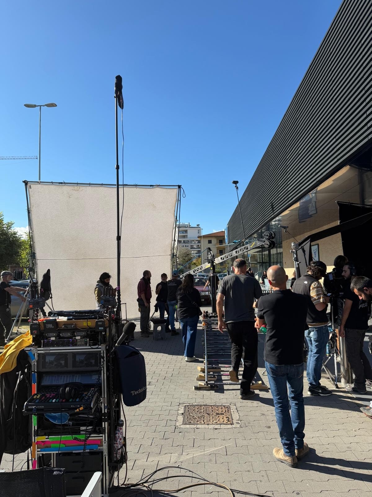 Cinema set Cosenza LA CASA IN FIAMME 8 - Cinema e curiosità, a Cosenza alcuni set del film "La casa in fiamme" - 5 Cinema set Cosenza LA CASA IN FIAMME 8 - Meraviglie di Calabria - 4