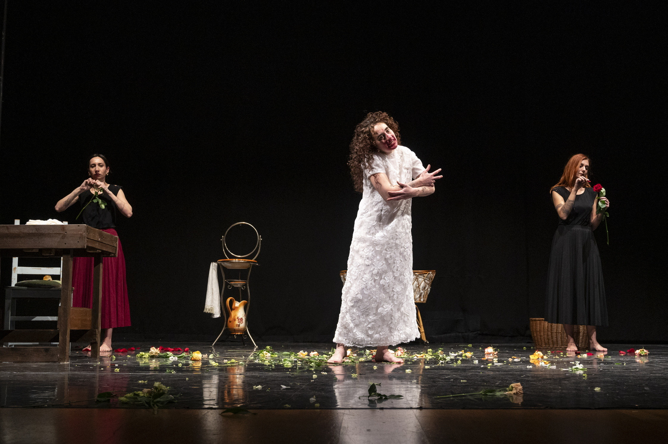 Foto di scena Vurria - L’Altro Teatro, si alza il sipario del Tau con Vurrìa - 3 Foto di scena Vurria - Meraviglie di Calabria - 2