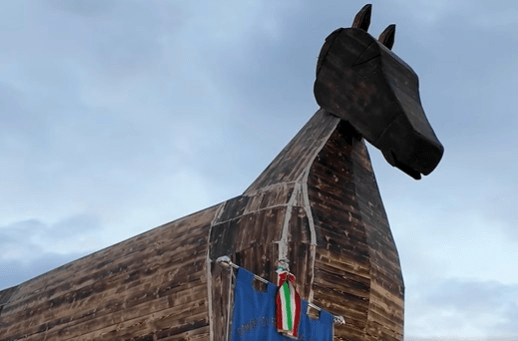 Francavilla cavallo troia epeo 13 - Amanti del mito, è in Calabria il Cavallo di Troia costruito da Epeo - 21 Francavilla cavallo troia epeo 13 - Meraviglie di Calabria - 20