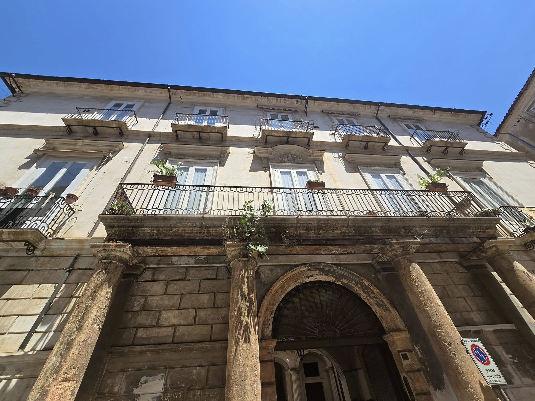 Palazzo Grisolia Dimora Storica Giostra Vecchia 8 - Palazzo Grisolia, visita alla dimora storica di Cosenza vecchia - 3 Palazzo Grisolia Dimora Storica Giostra Vecchia 8 - Meraviglie di Calabria - 2