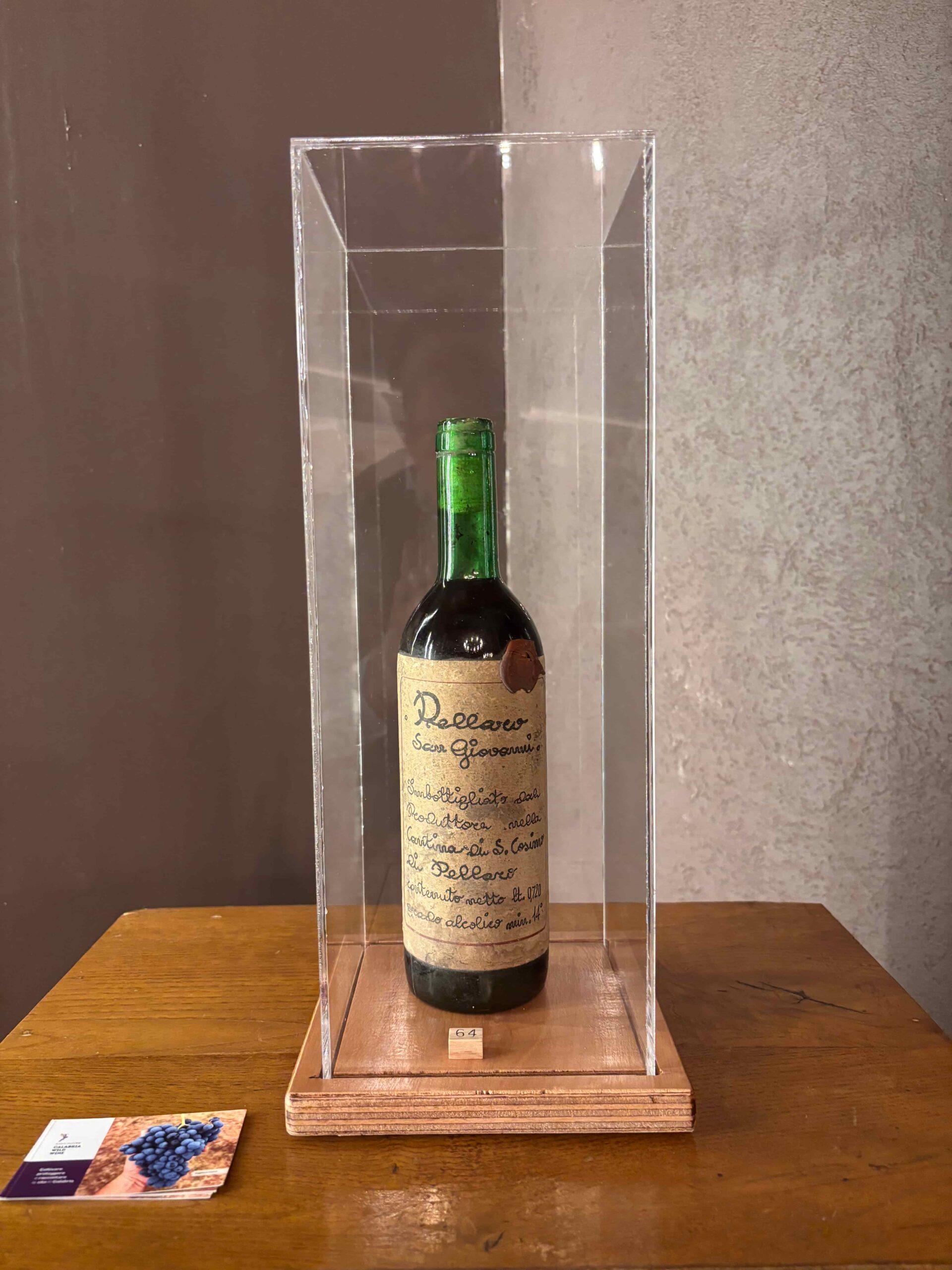 Vino antiche etichette Calabria Wild Wine 9 scaled - L’essenza del tempo, piccolo viaggio tra le etichette di vino calabrese - 11 Vino antiche etichette Calabria Wild Wine 9 scaled - Meraviglie di Calabria - 10