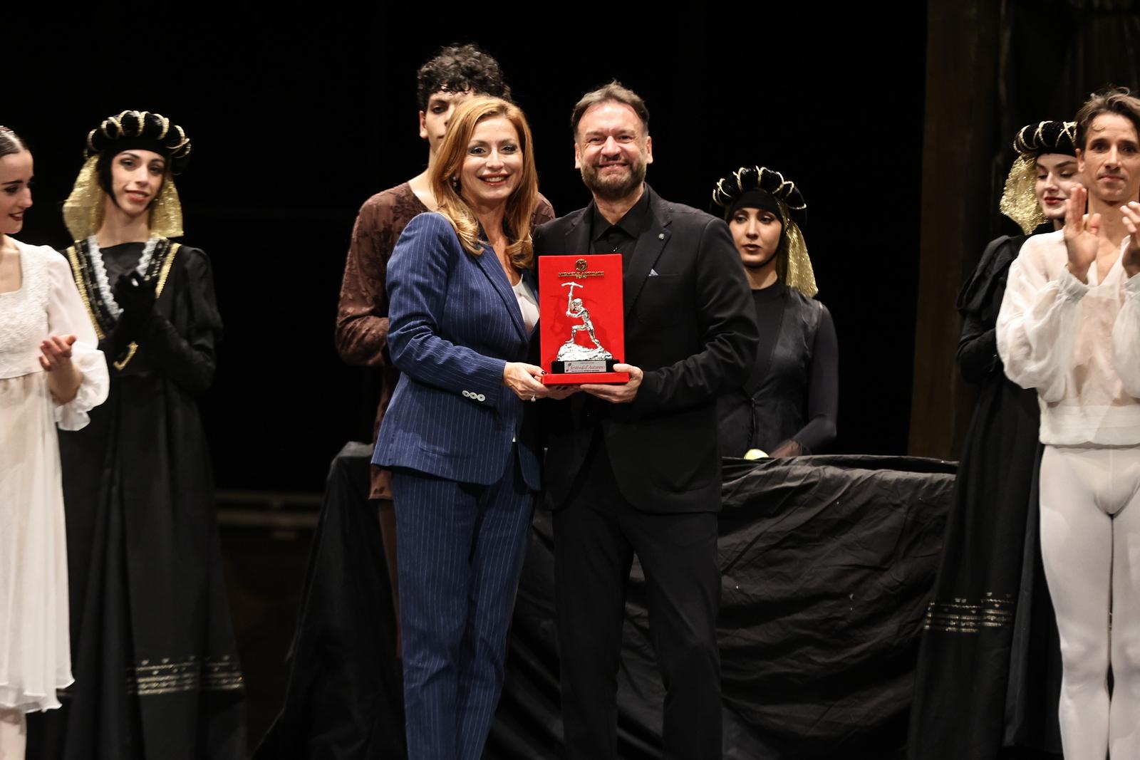 antonietta santacroce Romeo e Giulietta 7 - La forza nuda dei sentimenti, Romeo e Giulietta rapiscono il Politeama - 13 antonietta santacroce Romeo e Giulietta 7 - Meraviglie di Calabria - 12