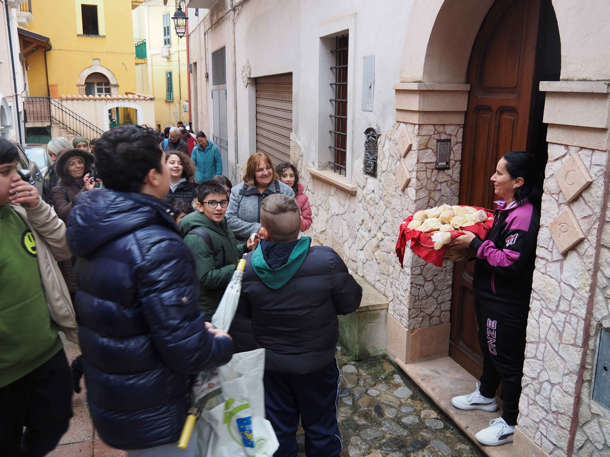 Mendicino paniceddri san nicola 4 ph Francesco La Carbonara - Il Natale che a Mendicino profuma di ricordi, di pane e di seta - 5 Mendicino paniceddri san nicola 4 ph Francesco La Carbonara - Meraviglie di Calabria - 4