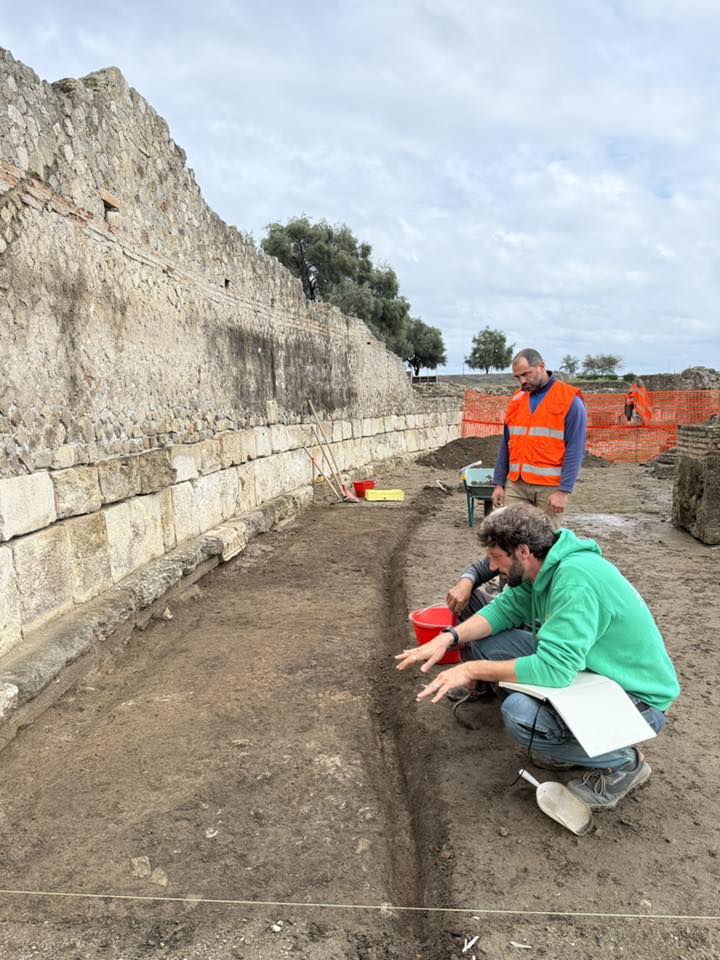 Parchi archeologici di Crotone e Sibari scavi 2025 8 - Torna alla luce la magnifica e inedita storia di Sybaris, Thurii e Copiae - 9 Parchi archeologici di Crotone e Sibari scavi 2025 8 - Meraviglie di Calabria - 8