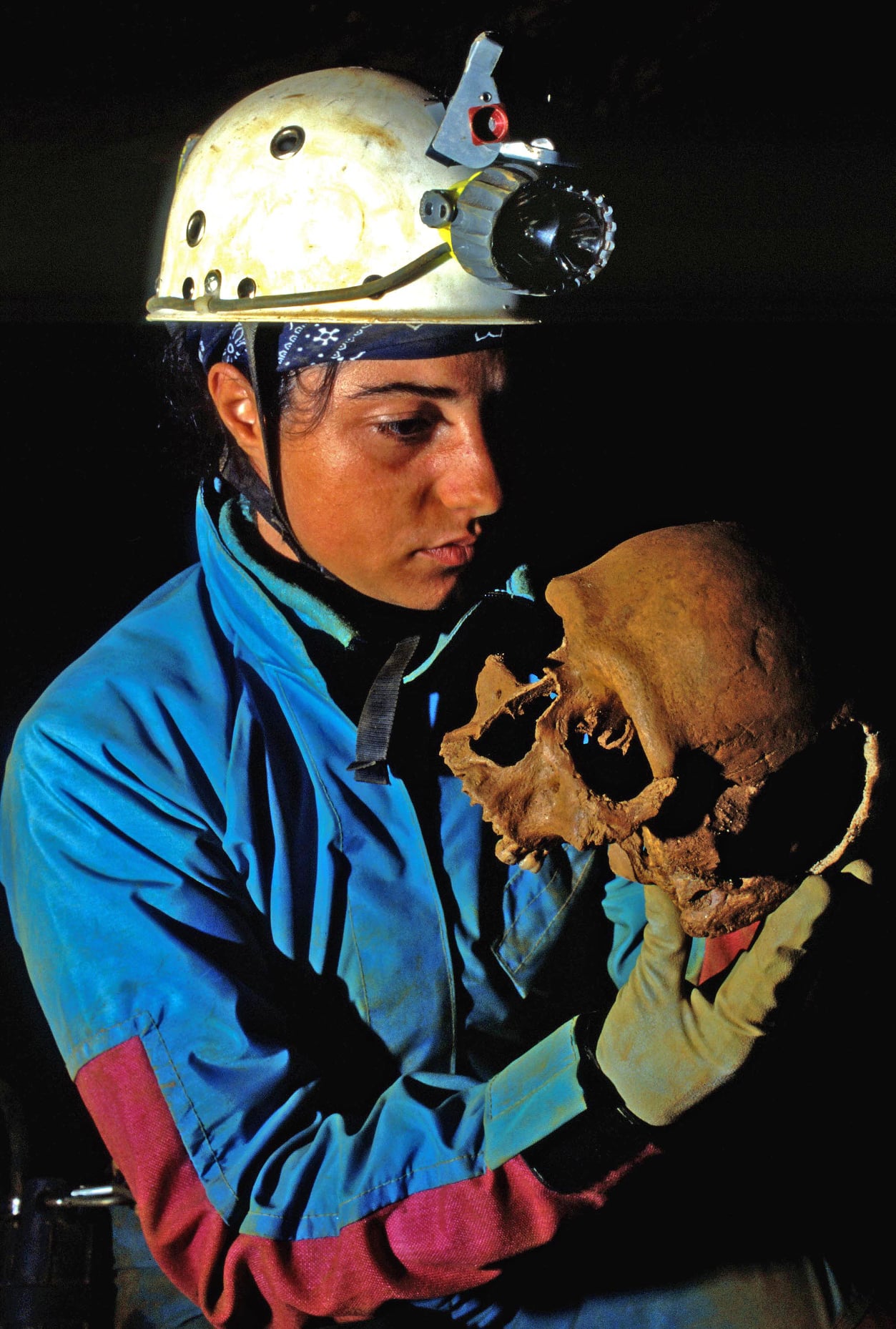 Speleologia archeologica Grotta della Monaca ph Felice Larocca 5 - Chi eravamo 3.500 anni fa? Lo svela la Grotta della Monaca sul Pollino - 3 Speleologia archeologica Grotta della Monaca ph Felice Larocca 5 - Meraviglie di Calabria - 2